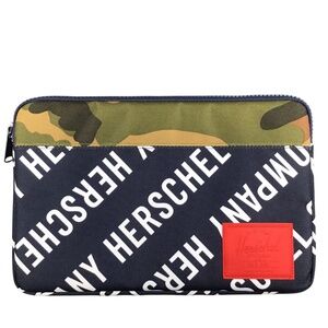 NWOT Herschel Laptop / Tablet Padded Sleeve